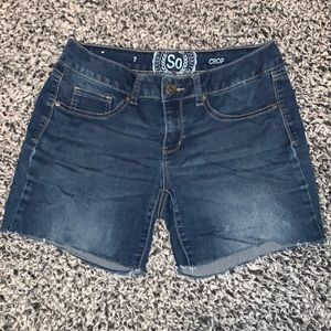 SO size 7 mid rise cutoffs